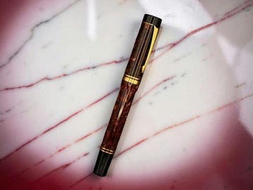 Parker - Duofold Marbled Maroon Centennial - Vulpen, Nieuw