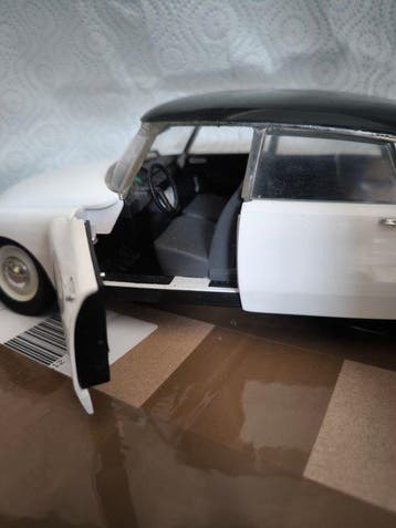 Solido 1:18 - Voiture miniature - Citroën DS, Hobby en Vrije tijd, Nieuw