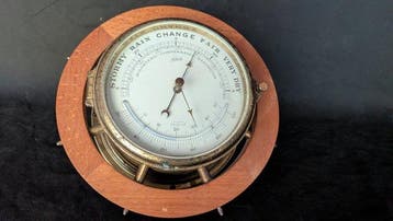Schatz Holosteric aneroid barometer, Ships barometer -