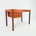 Domino Møbler - Bureau - Teck