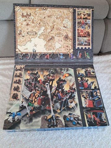 Lego Set - 8877 - Knights Kingdom - Vladeks Dark Fortress