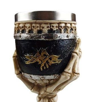 sculptuur, Gothic Skull Goblet – Skeletal Hand and Bone, Antiek en Kunst