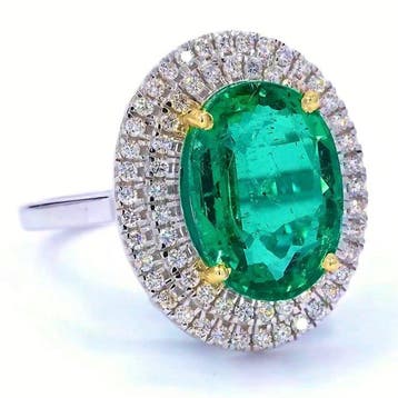 Ring - 18 karaat Witgoud - 4.68ct. tw. Smaragd - Diamant -