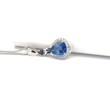 Ketting met hanger - 14 karaat Witgoud - 0.85ct. tw. Saffier