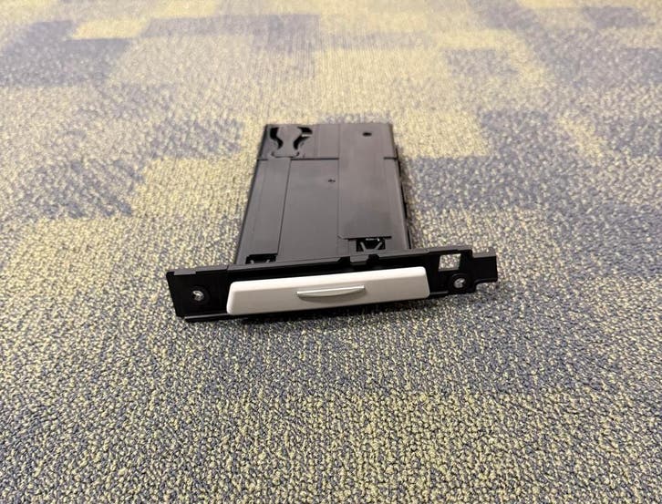 BMW E90 06-11 bekerhouder rechts – grijs uitvoering, Autos : Pièces & Accessoires, Habitacle & Garnissage