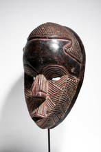 Belangrijk masker - cultureel complex Tetela-Luba - DR Congo