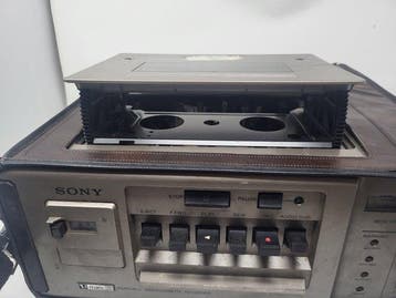 Sony VO-4800PS Portable U-matic S Videocassette Recorder -