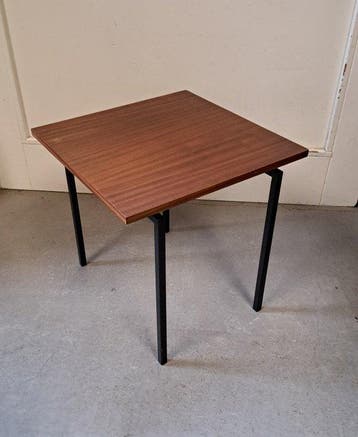 Bijzettafel - teak en metaal
