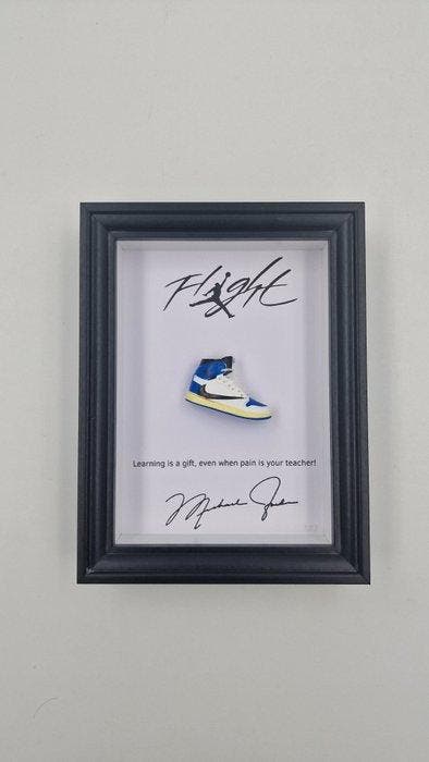 Lijst- Mini-sneaker AJ1 Air Jordan 1 X Travis Scott Blue, Antiquités & Art, Art | Objets design