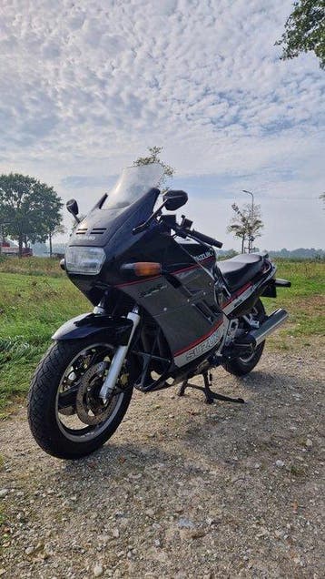 Suzuki - GSX1100F - NO RESERVE - 1100 cc - 1990, Motoren