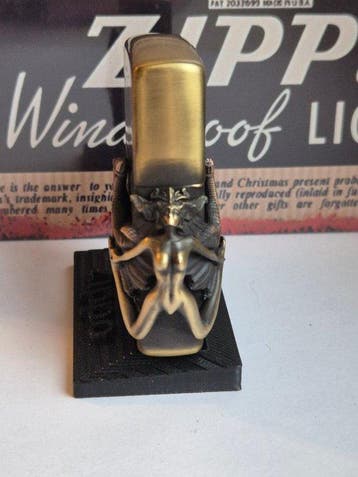 Zippo - Valkyrie Sculpture 3D Kupfer und Messing, Messing