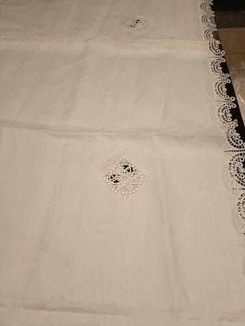 Nappe (13) - 270 cm - 152 cm - Nappe en dentelle blanche