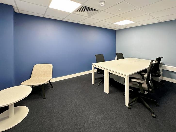 Kantoorruimte voor 25 in HQ Meiser Silver Building, Articles professionnels, Immobilier d'entreprise