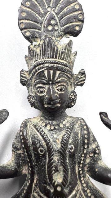 Statue dune figure hindoue de Vishnou - Bronze - Inde -