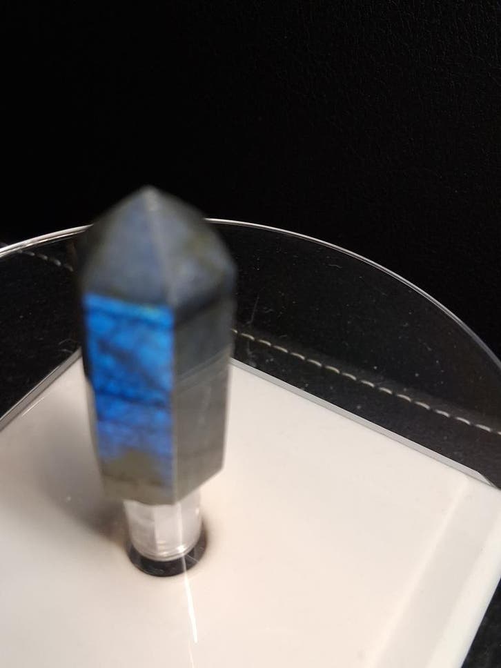 Labradorite tower - natural labradorite - 3.8 cm - hexagon t, Bijoux, Sacs & Beauté, Accessoires Autre, Envoi