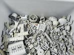 Lego - geen serie - Partij van 3,0 kg lichtgrijze onderdelen