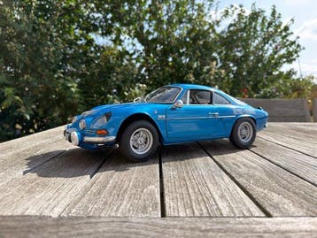 Altaya 1:8 - Voiture de course miniature - Renault Alpine
