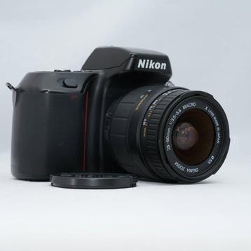 Nikon F70 (N70) with Sigma Zoom 28-80mm f/3.5-5.6 Macro lens, Nieuw
