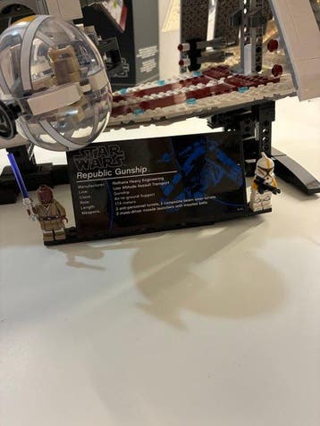 Lego Set - 75309 - Star Wars - UCS REPUBLIC GUNSHIP - WITH