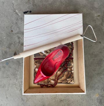 Arianna De Blanck (2003) - EVE - Stiletto, Rosary on Burning