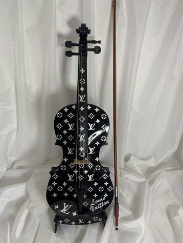 Ydderf - Louis Vuitton - - Violon - Belgique - 2026 (Sans
