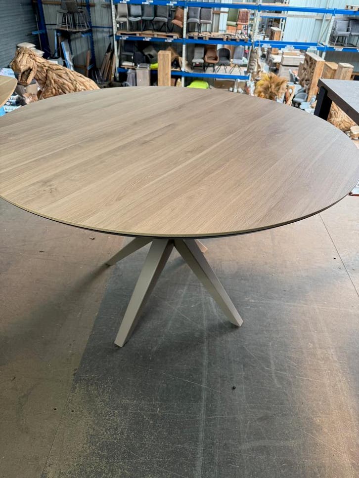 Wellington tafel, misty oak (nieuw, outlet), Huis en Inrichting, Tafels | Eettafels, Nieuw, Metaal, Overige materialen