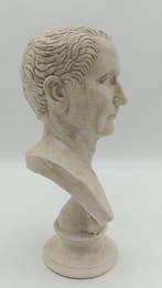 sculptuur, Busto di Giulio Cesare - 30 cm - marmerstof