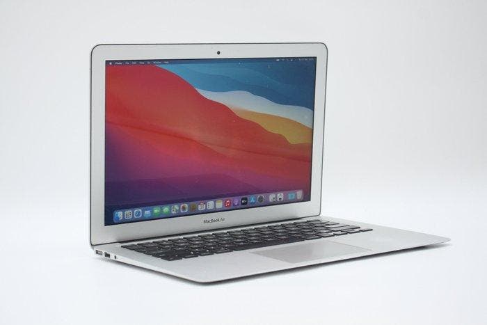 Rare find: Apple MacBook Air 13 inch - Intel Core i5 1.3Ghz, Games en Spelcomputers, Spelcomputers | Overige Accessoires