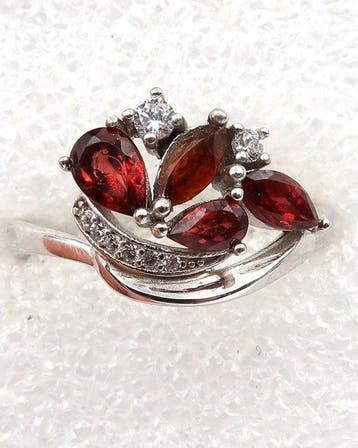 Granaat - Zilver, Ring met granaatbloem – Glans van het