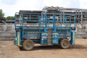 Veiling: Schaarhoogwerker Genie GS-3390 12.06m Diesel 2007, Ophalen