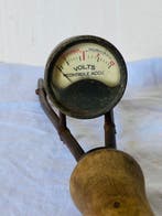Ancien contrôleur d’accu / testeur de batterie à poignée ,