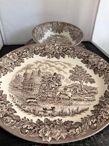 English Ironstone Tableware Limited - Bord (7) - Aardewerk,