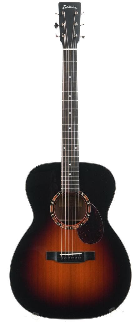 Eastman E2OM Deluxe Sunburst, Musique & Instruments, Instruments à corde | Guitares | Acoustiques, Envoi
