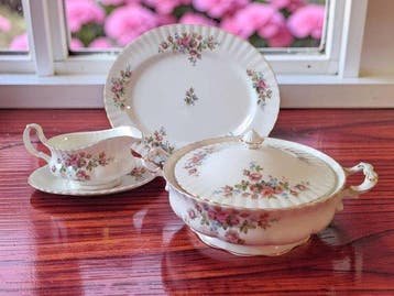 Royal Albert - Service de table (4) - Roses de mousse -, Antiek en Kunst