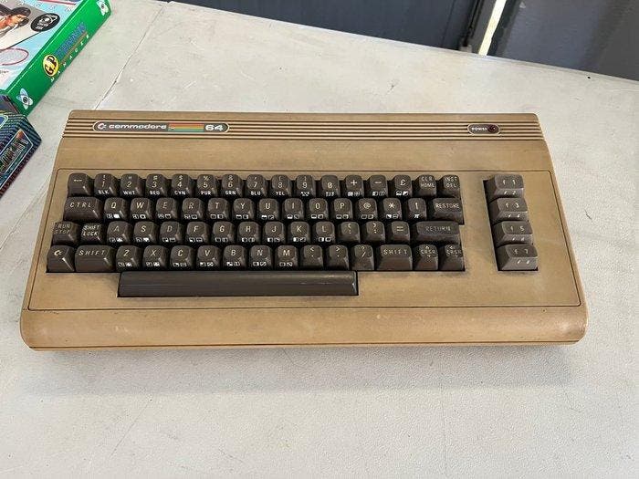 Commodore - 64 - Videogameconsole + games, Consoles de jeu & Jeux vidéo, Consoles de jeu | Accessoires Autre