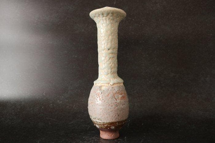 Dramatische houtgestookte steengoed vaas met celadon glazuur, Antiek en Kunst, Antiek | Overige Antiek
