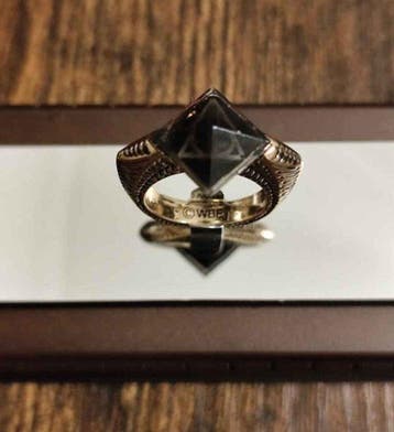 Harry Potter - - Film rekwisiet 1/1 Ring van de Horcrux van, Verzamelen, Nieuw