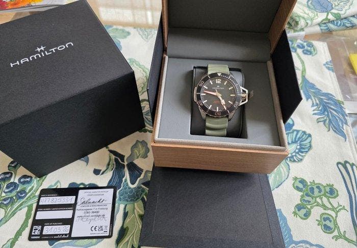 Hamilton - Khaki Navy - H77825331 - Heren - 2026, Bijoux, Sacs & Beauté, Montres | Hommes