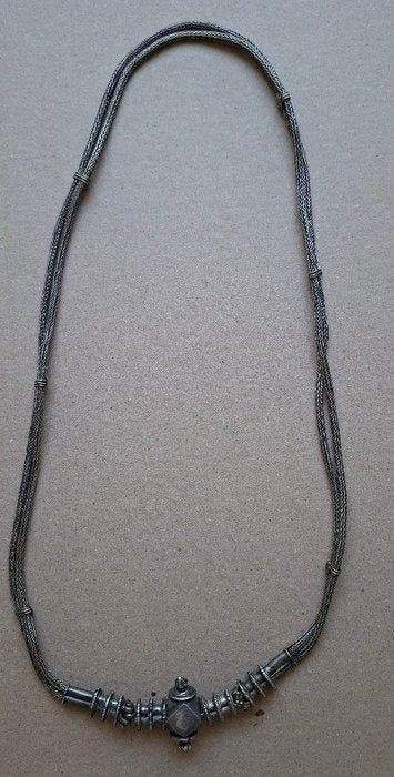 Indische vossenstaartketting met schroefamulethouder –