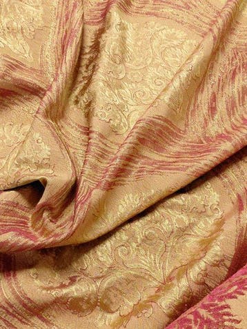 Castello del Barro – Raffinato Tessuto Jacquard in Misto