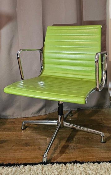 Vitra - Charles & Ray Eames - Stoel (2) - EA108 - Aluminium,