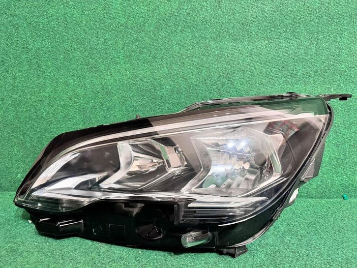 Phare av. gauche Peugeot 3008 5008 II 2016 - 2020 H7 + LED, Autos : Pièces & Accessoires, Éclairage, Peugeot, Utilisé, Enlèvement