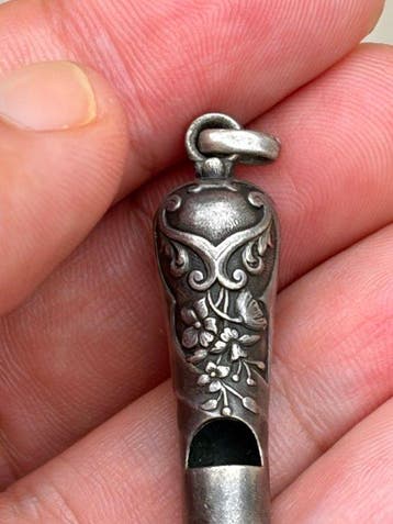 Art Nouveau-chatelaine-fluitje van sterlingzilver –