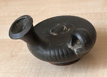 Oud-Grieks Terracotta Guttus