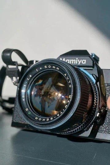 Mamiya NC1000s + Mamiya-Sekor Auto 50mm f/1.4 Appareil photo, TV, Hi-fi & Vidéo, Appareils photo analogiques