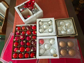 Konvolut Vintage-Christbaumschmuck aus Glas (6 Schachteln,