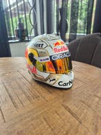 Red Bull Racing - Max Verstappen - 2022 - Scale 1/2 helmet, Verzamelen, Nieuw