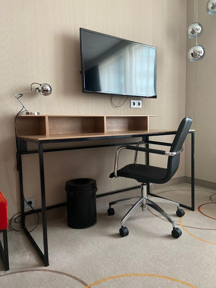Vergaderstoelen van echt leer, Maison & Meubles, Chaises de bureau, Envoi