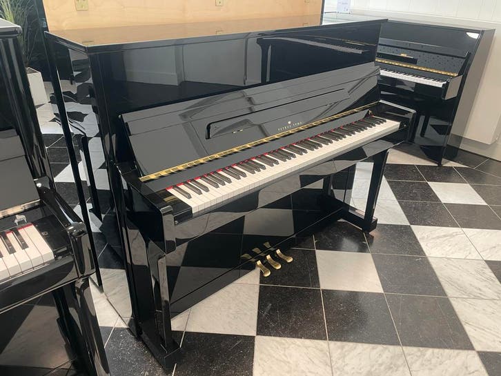 Petrus Ypma UP-118 (2009), Muziek en Instrumenten, Piano's, Zo goed als nieuw, Verzenden