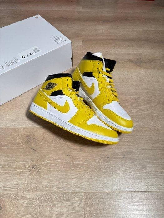 Nike - Air Jordan 1 Mid - Baskets montantes - Taille : EU 44, Kleding | Heren, Schoenen